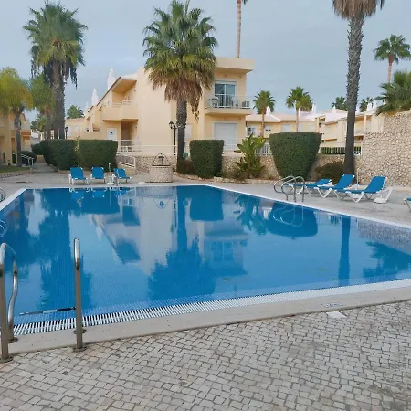 #113 Vale Rabelho Flat In Gale By Holidays Apartament *
